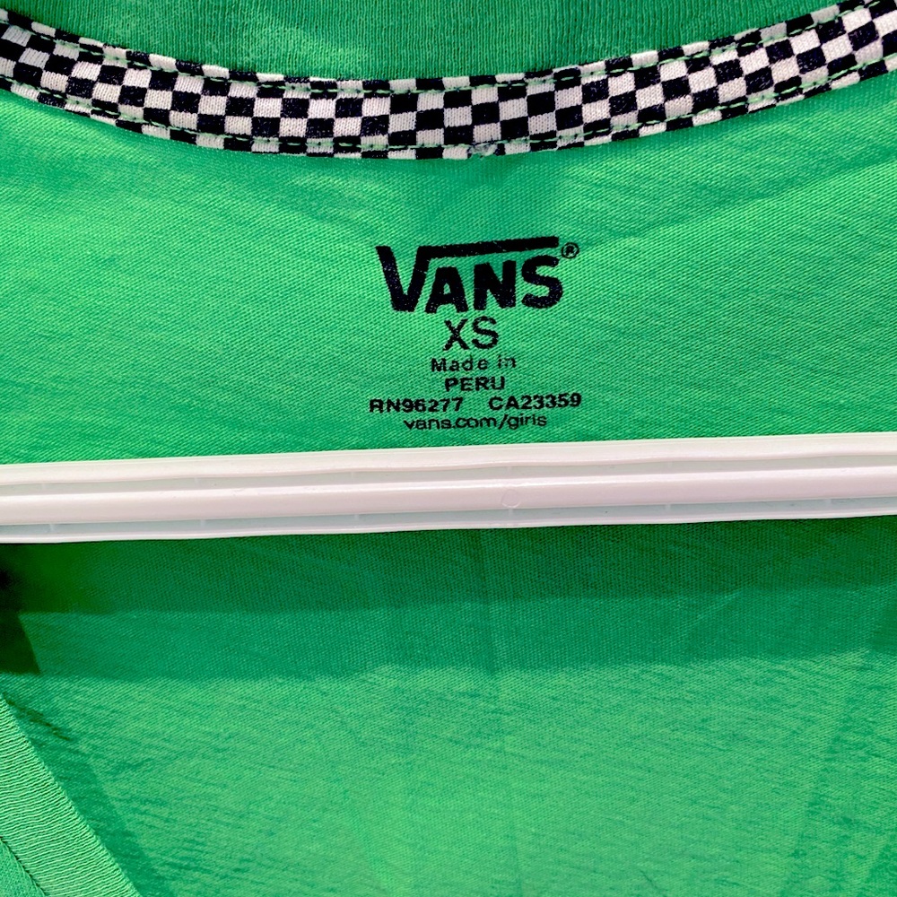 Vans โข Vivid green short sleeve shirt w vans patch - Picture 8 of 8